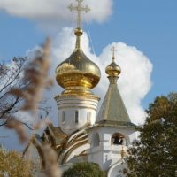 Изготовлены Золотые кресты и купола на Храме прп.Серафима Саровского в г. Хабаровске.